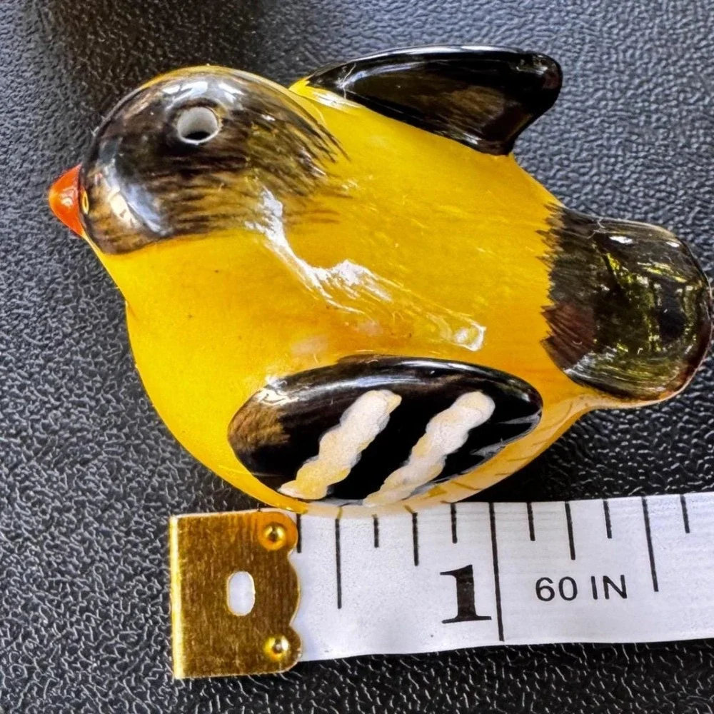 Ceramic Goldfinch Salt and Pepper Shakers Set,‎ Bird Kitchen Decor